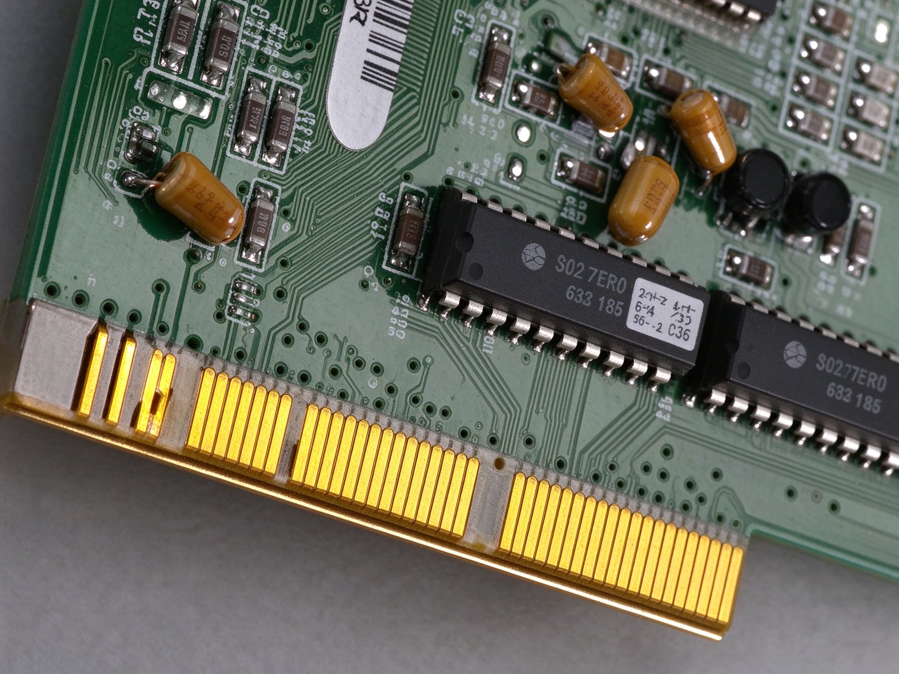 E-8631 — 1 mil Matte White Removable Polyimide PCB Label (−40 to 300 °C)